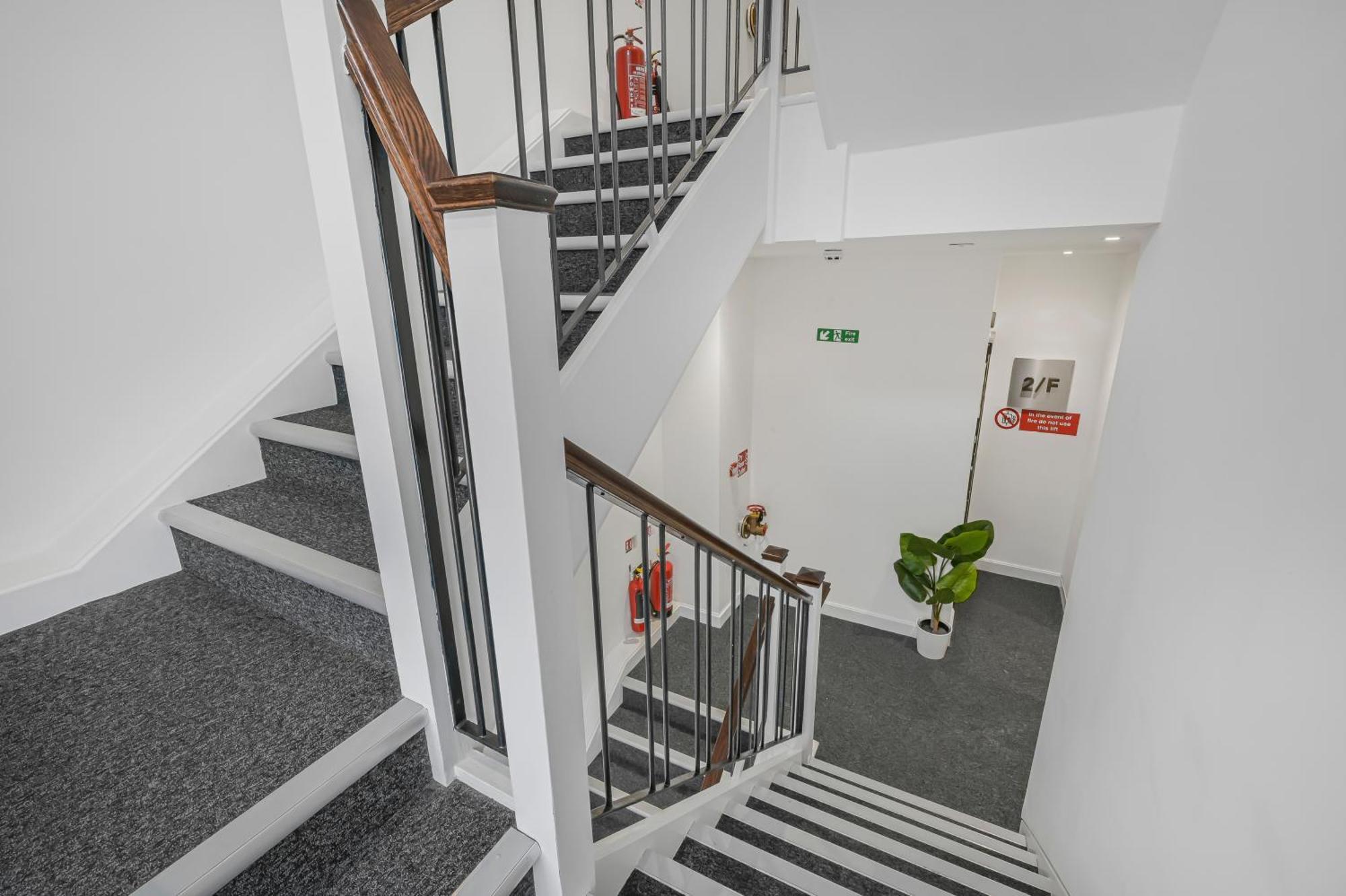 Hotell 64 London