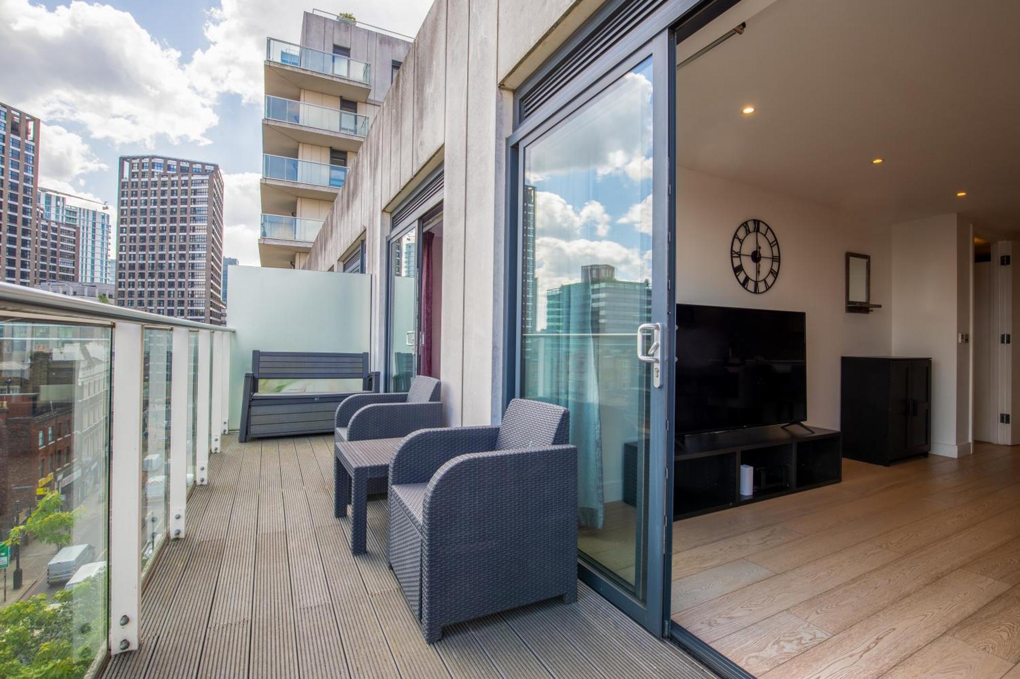 Londwell, Spitalfields & Brick Lane Luxury Balcony Penthouse * London