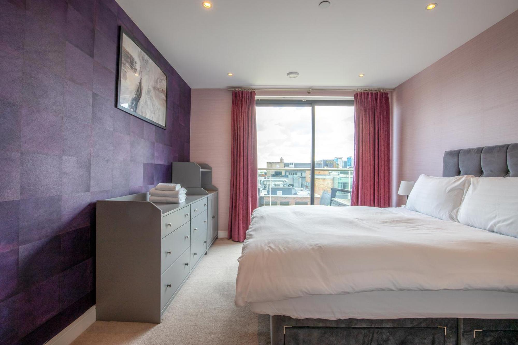 Londwell, Spitalfields & Brick Lane Luxury Balcony Penthouse Apartment London