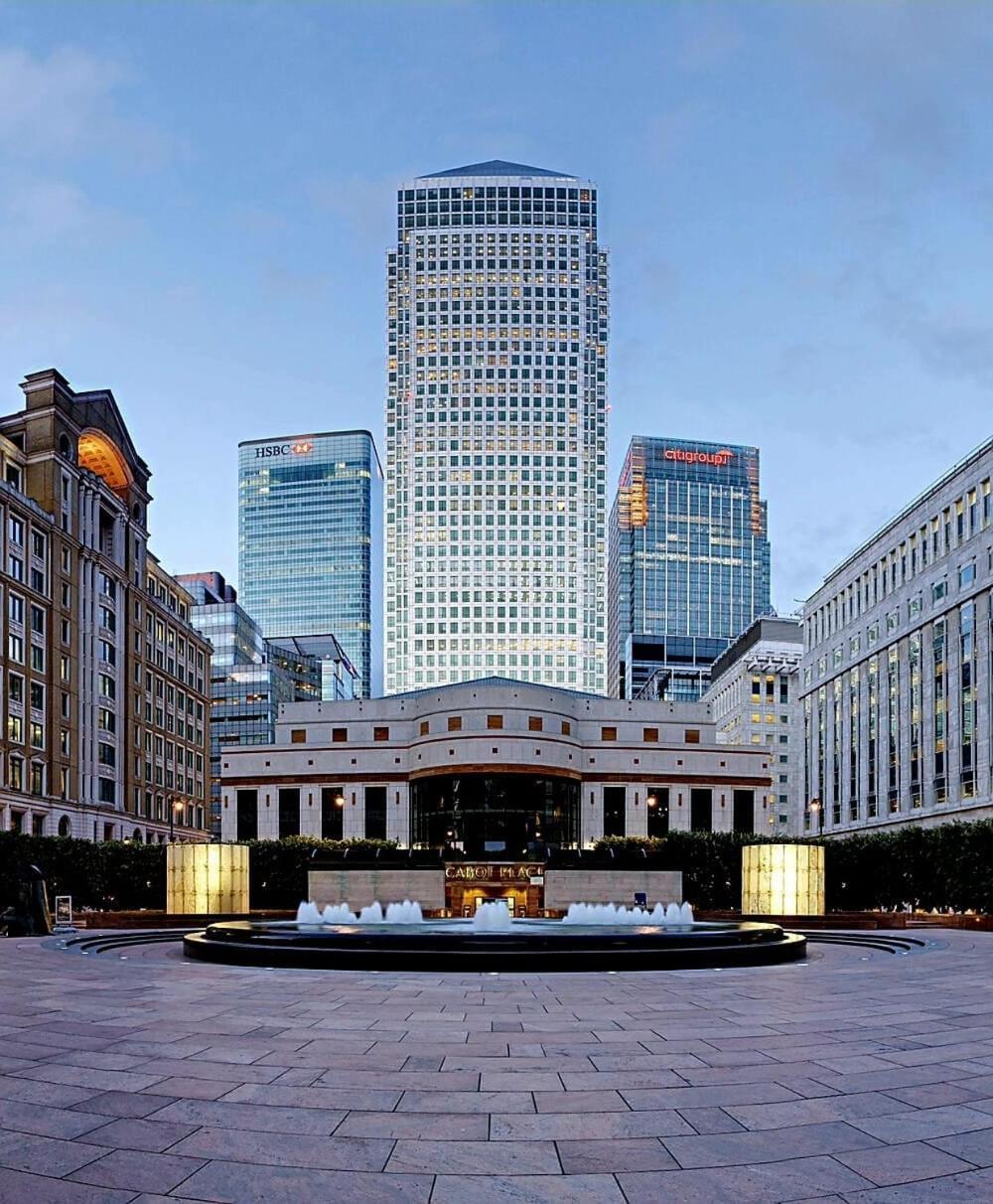 Canary Wharf Stay Modern 1Br Fast Wifi & Balcony Views Apartment *