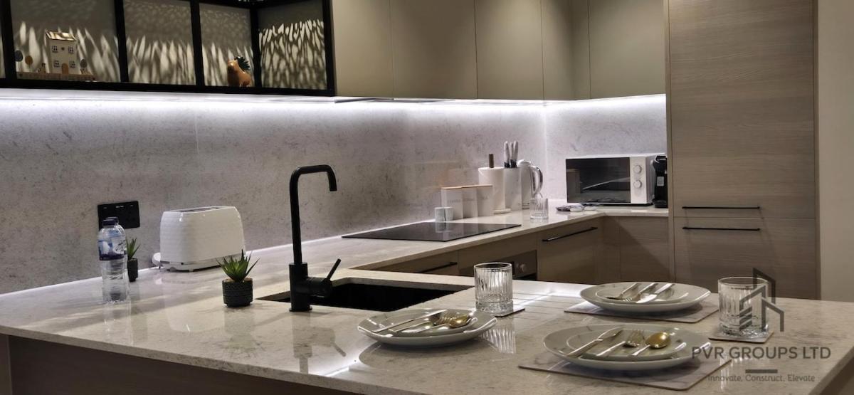 Canary Wharf Stay Modern 1Br Fast Wifi & Balcony Views