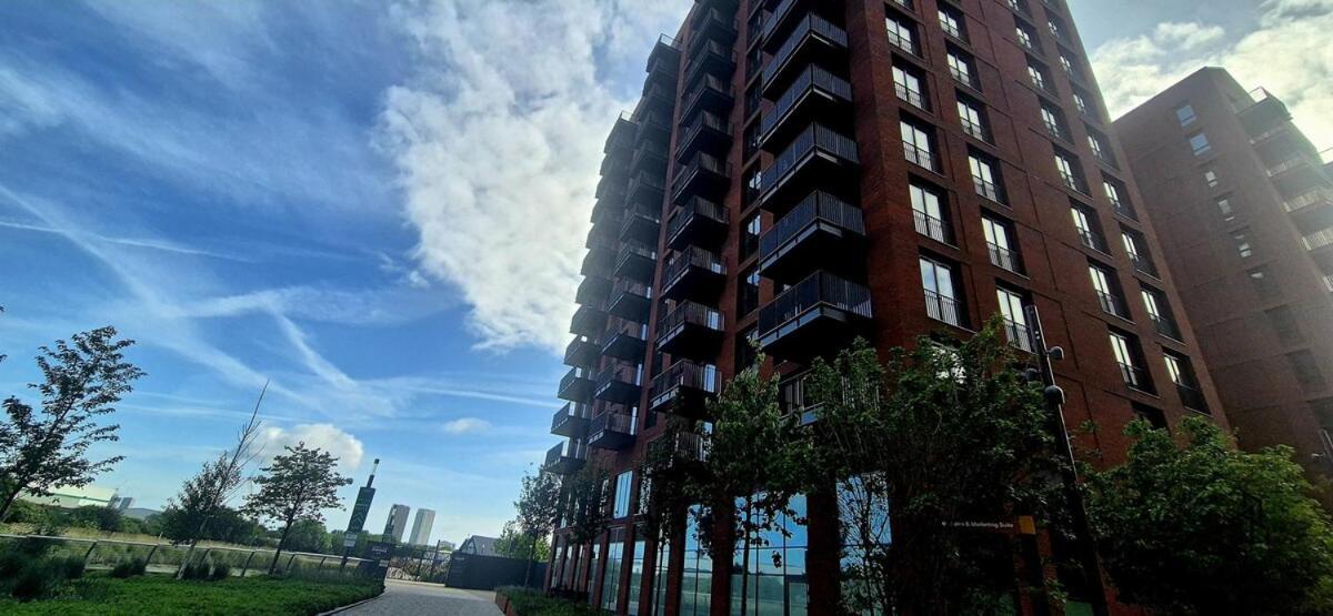 Canary Wharf Stay Modern 1Br Fast Wifi & Balcony Views Apartment