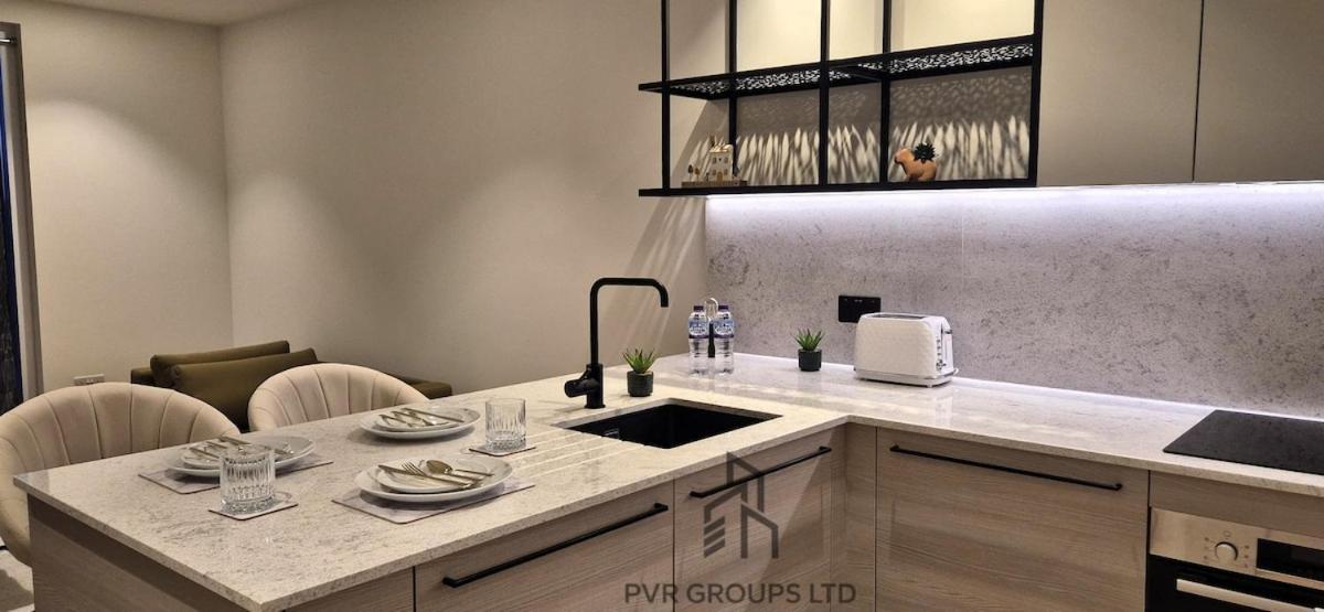 Apartment Canary Wharf Stay Modern 1Br Fast Wifi & Balcony Views