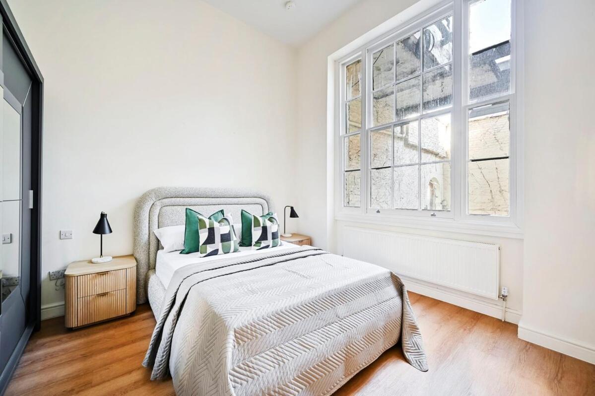 Knightsbridge Ground Floor Gem Next Hide Park * Londen