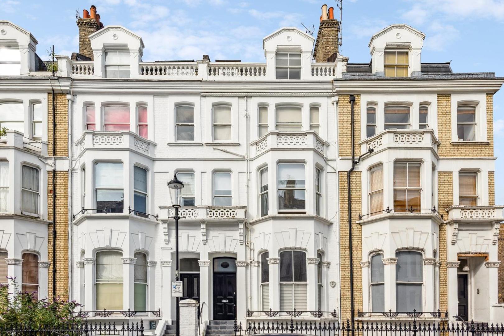 Chic Earl's Court Getaway * London
