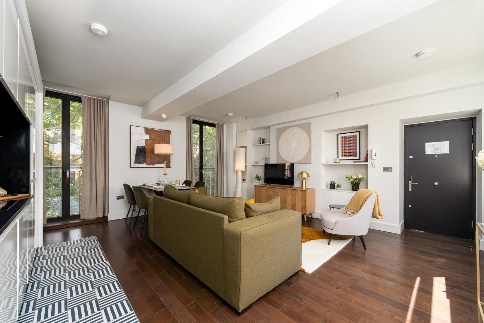Apartment St Paul's I Your *
