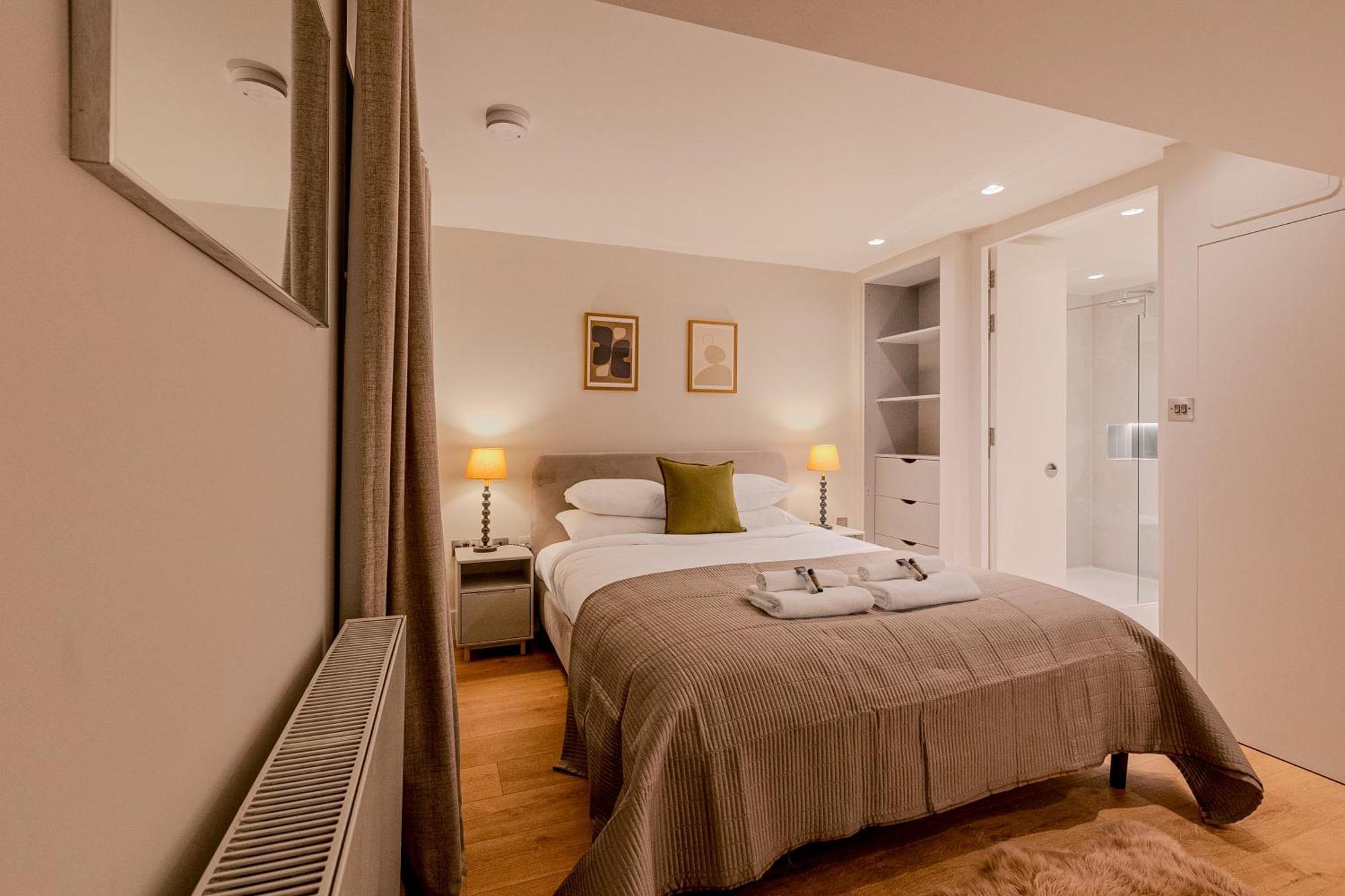 Apartment St Paul's I Your