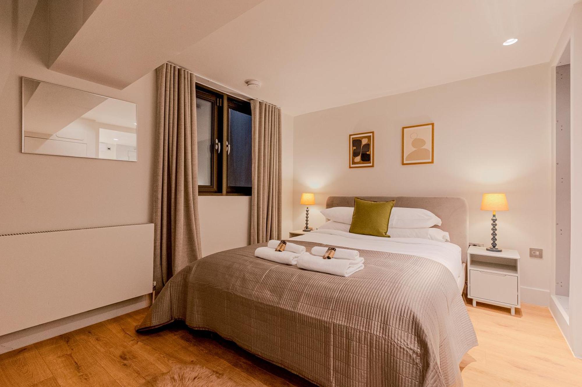 Apartment St Paul's I Your *
