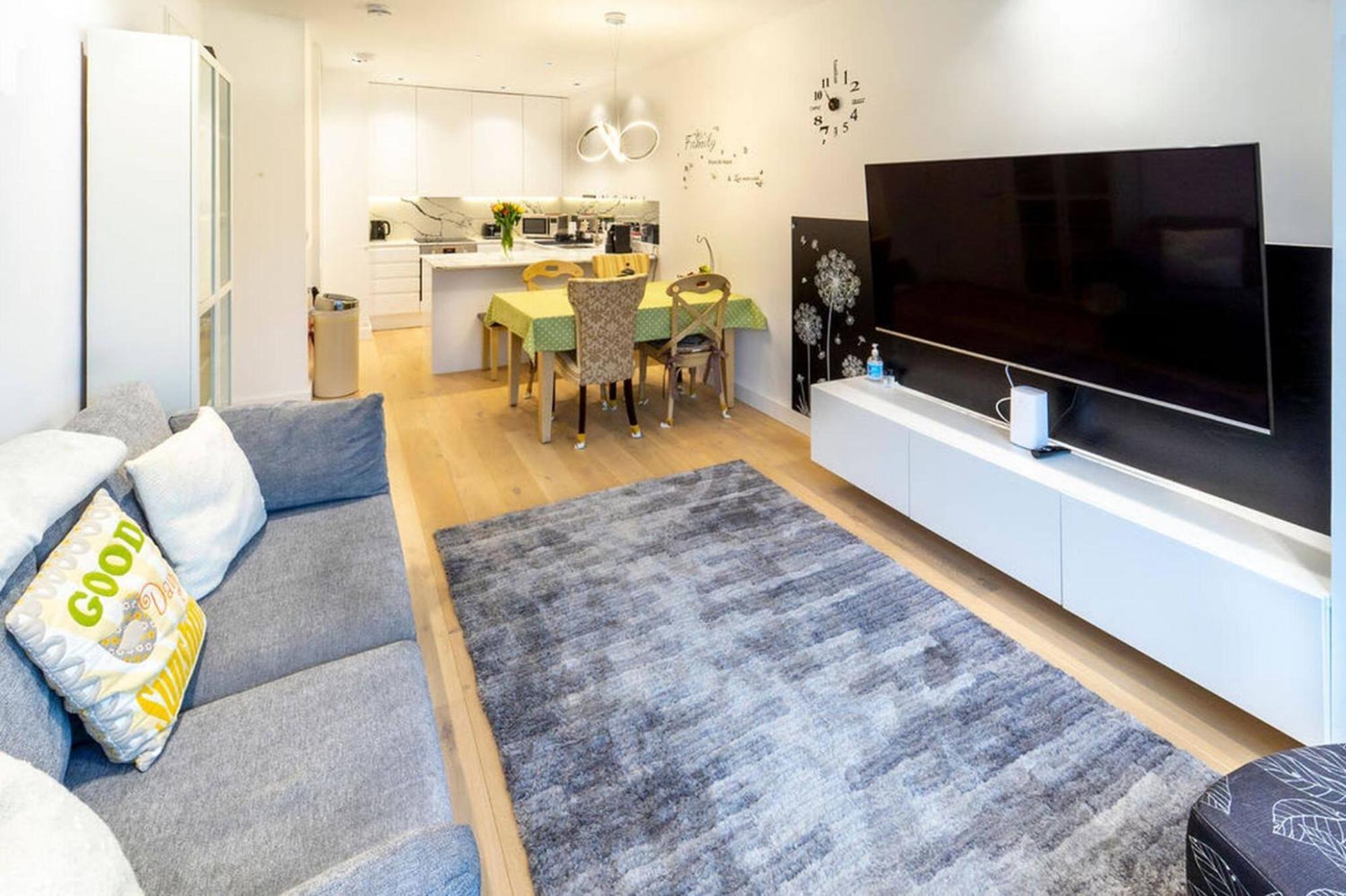Apartment Modern Ealing Common Duplex *