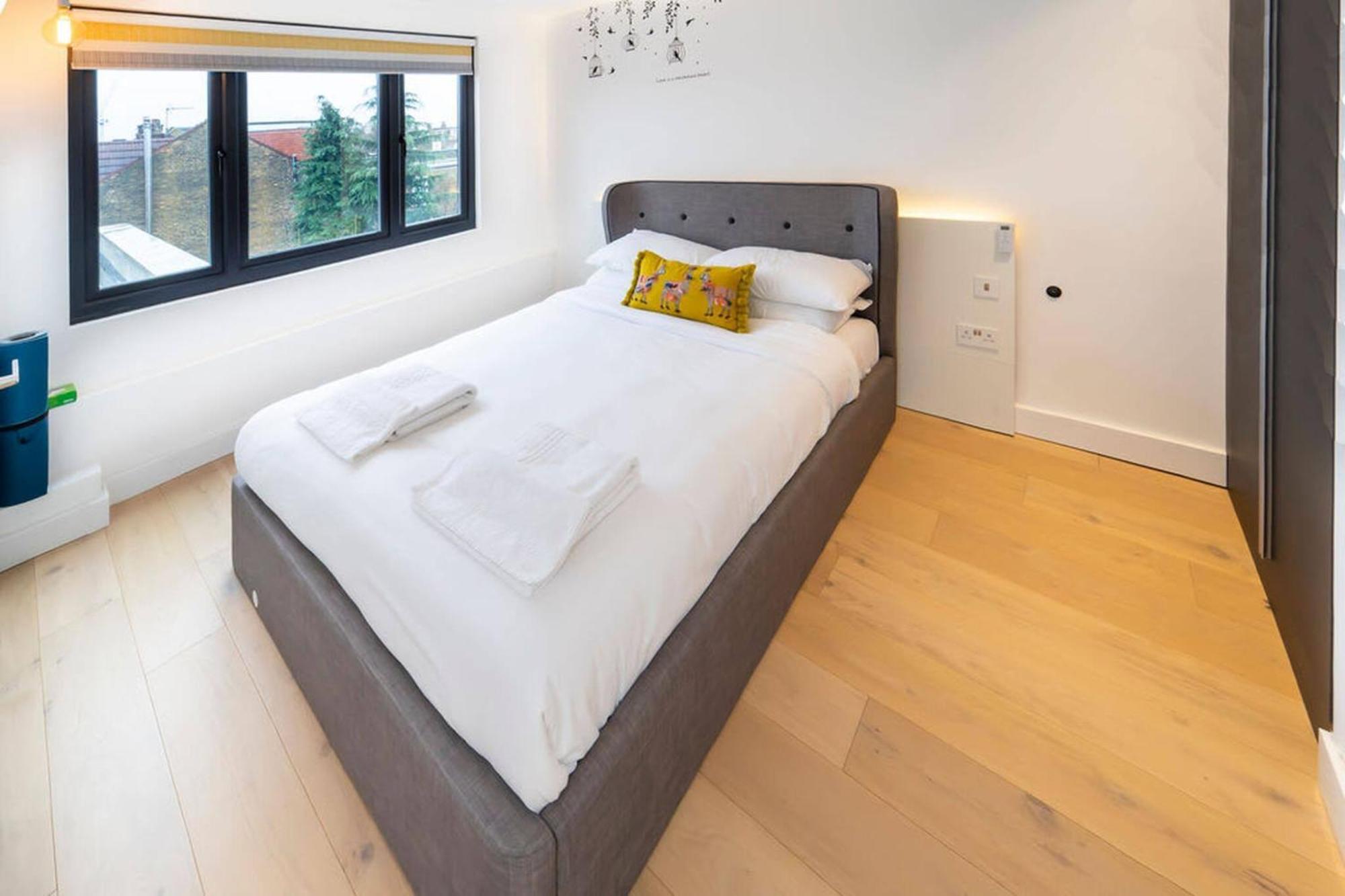 Modern Ealing Common Duplex * London