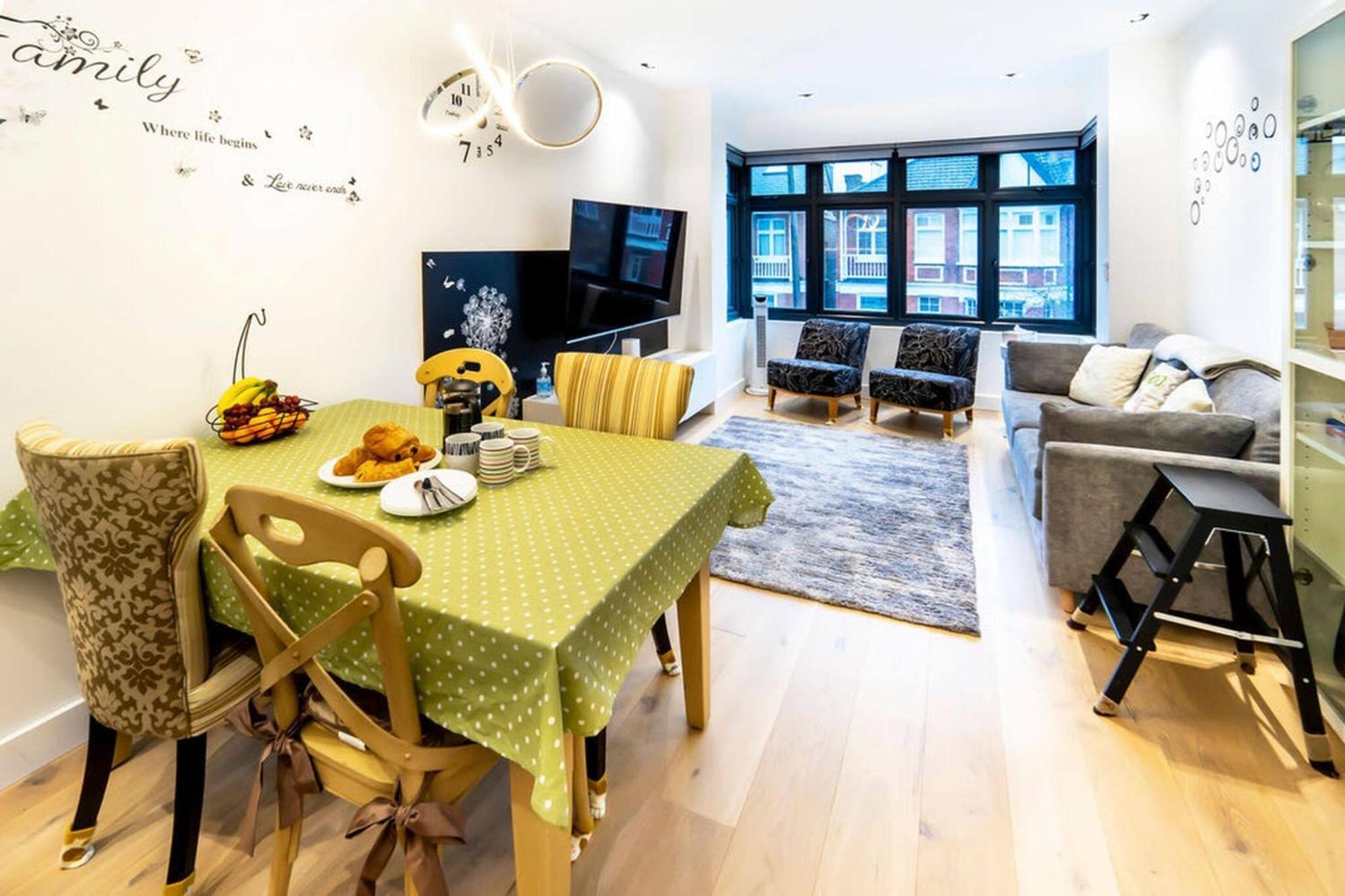 Modern Ealing Common Duplex Apartment London