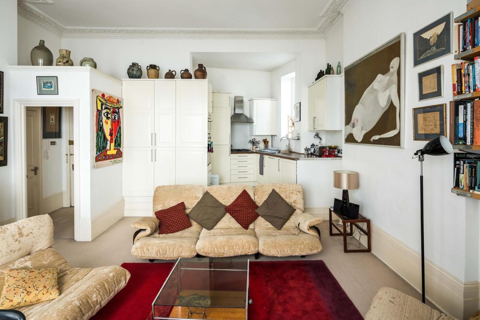 Sleek Simple & Peaceful 1bd Flat Kensington Apartment