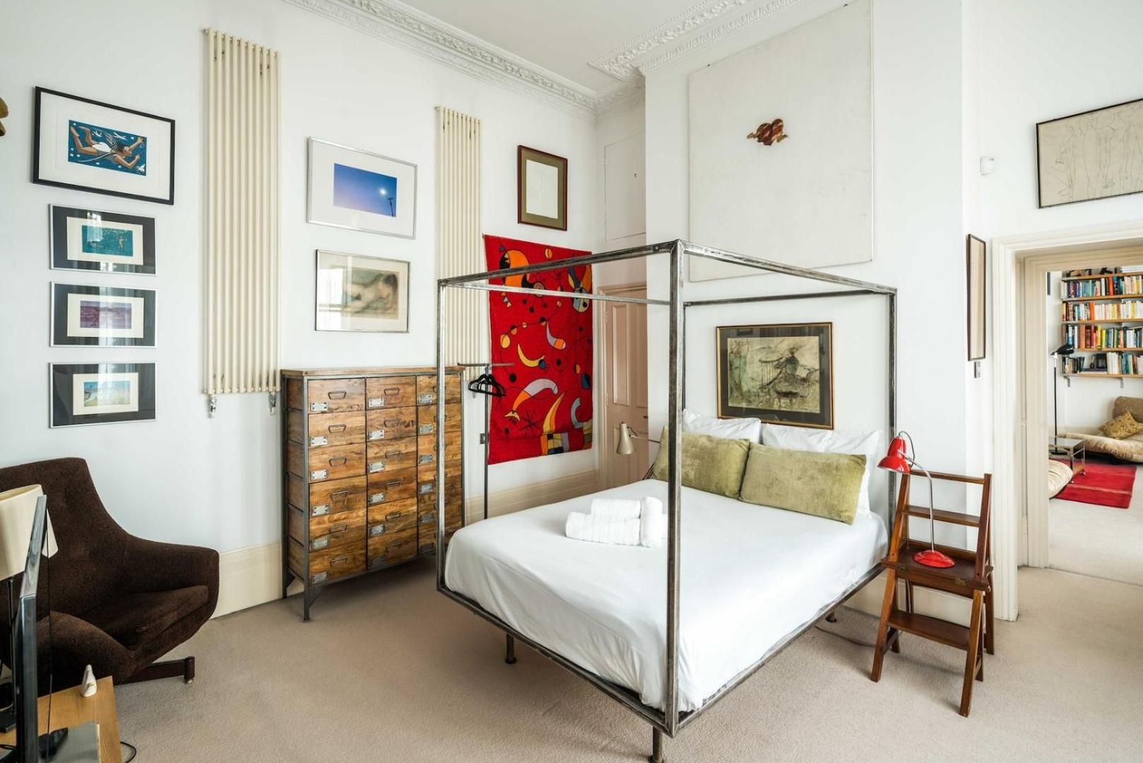 Sleek Simple & Peaceful 1bd Flat Kensington