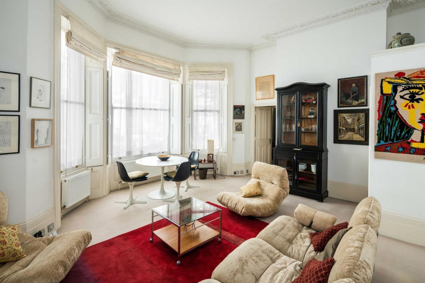 Sleek Simple & Peaceful 1bd Flat Kensington Apartment