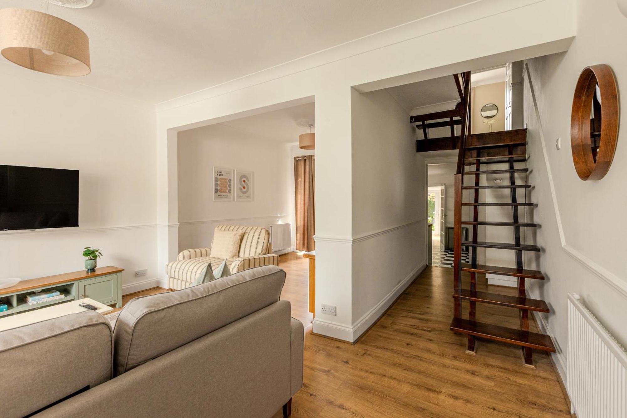 Stylish 3br Forest Gate With Garden Apartment London