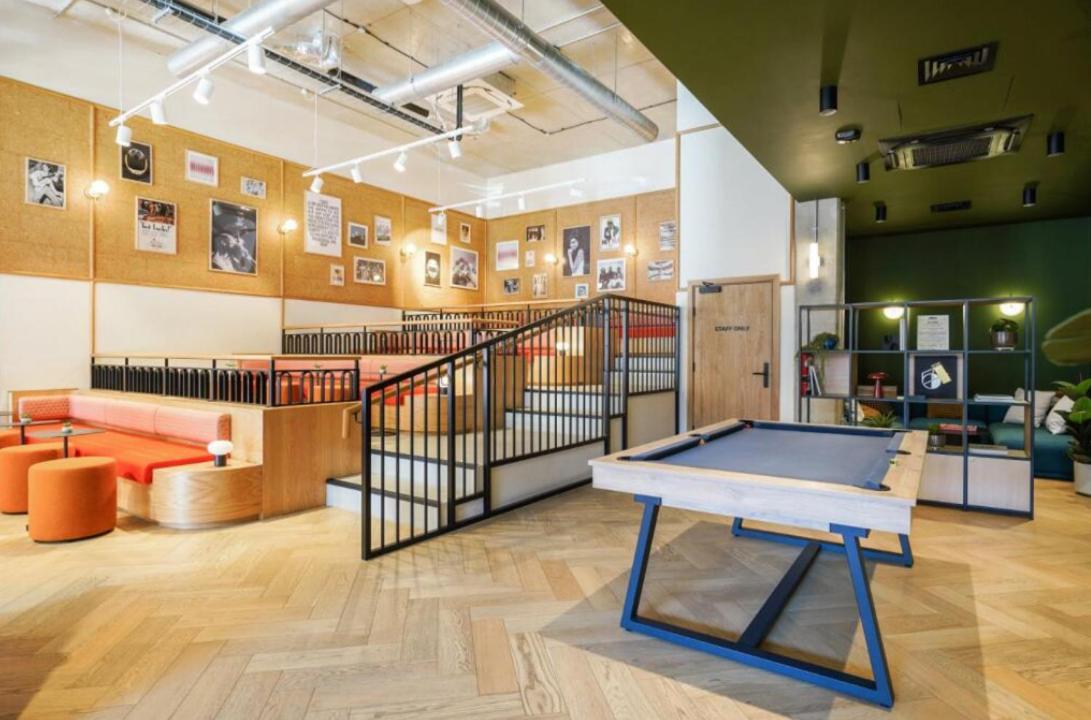 Roomspace Serviced -oasis Way London