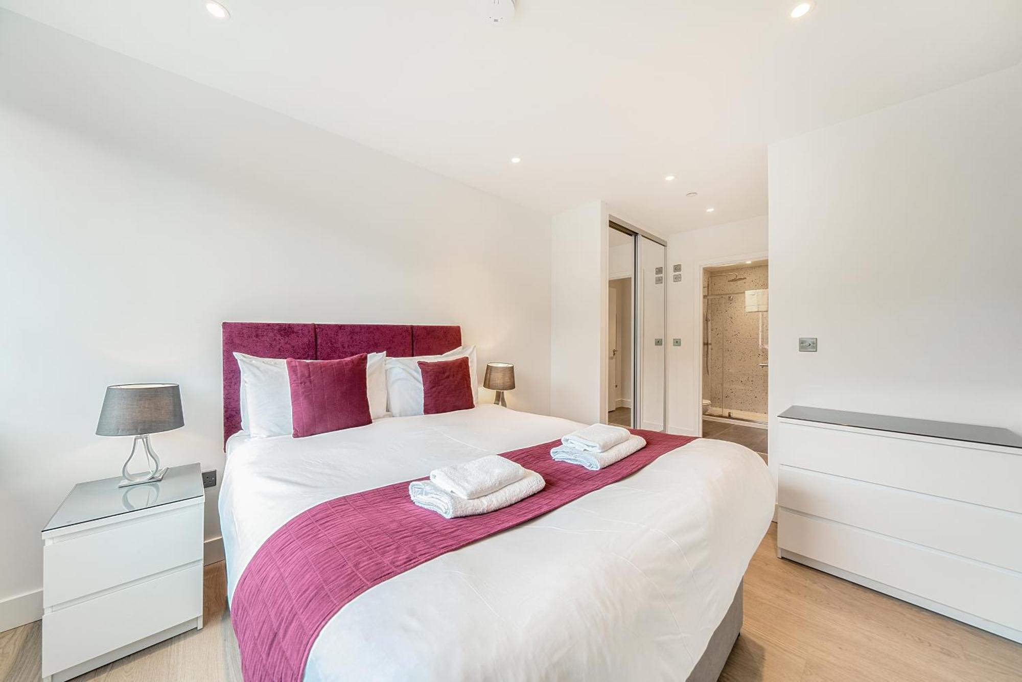 Apartment Roomspace Serviced -oasis Way *