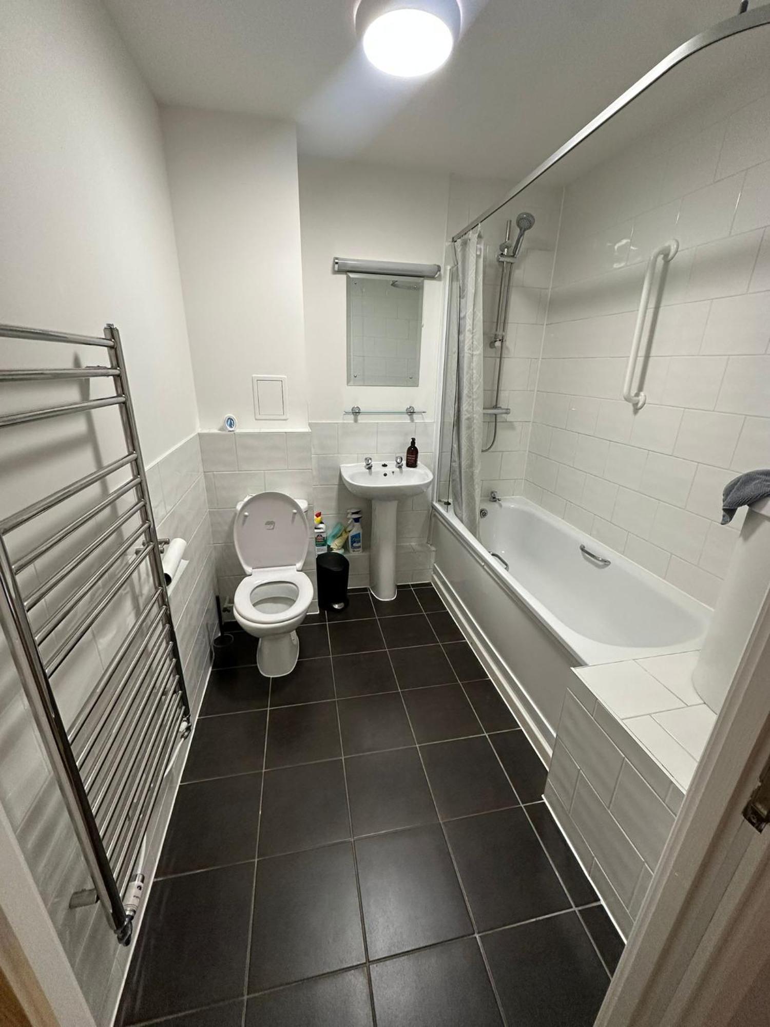 Apartment Comfortable Two Bedroom Flat For 6 People's