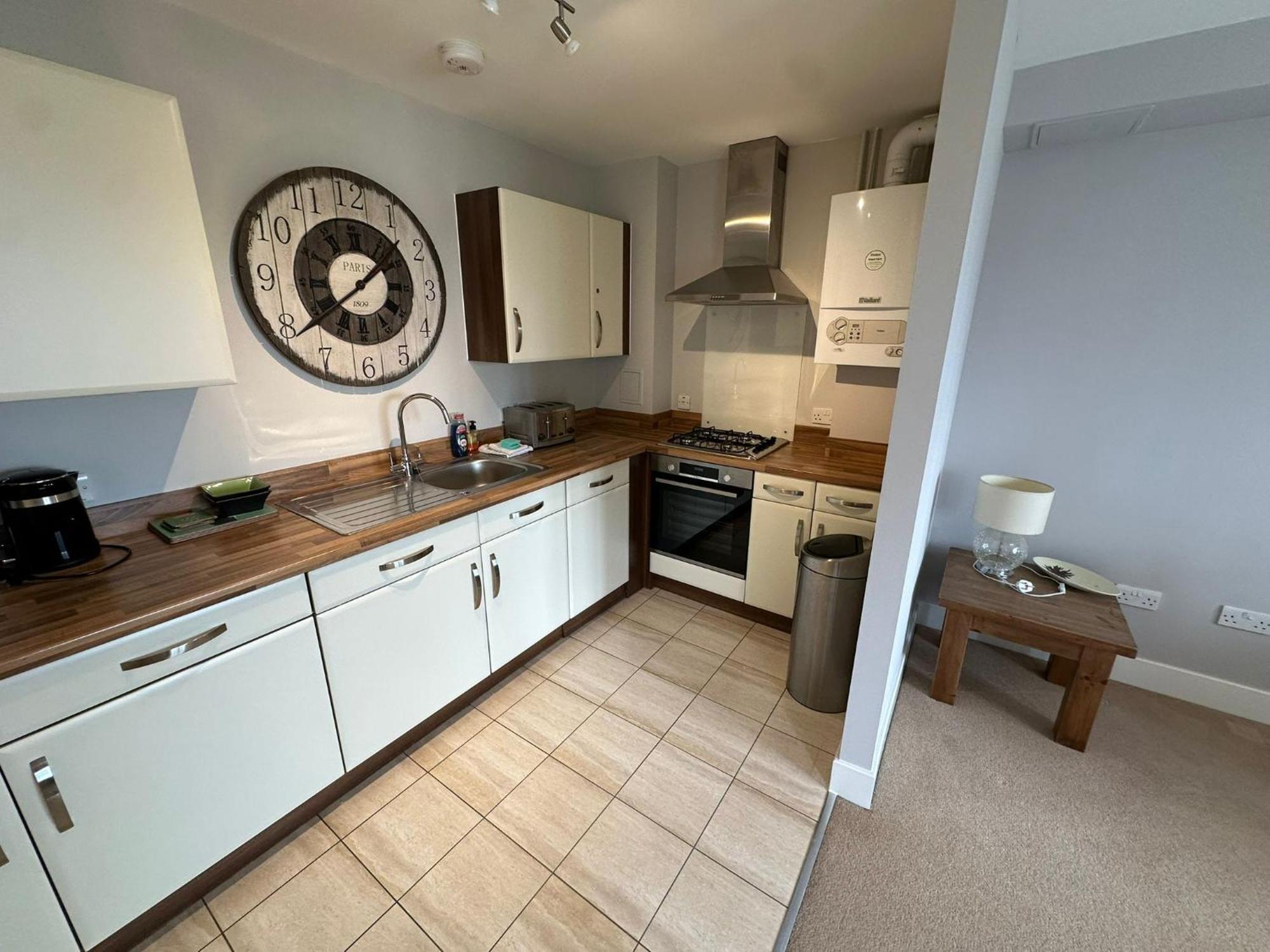 Apartment Comfortable Two Bedroom Flat For 6 People's *