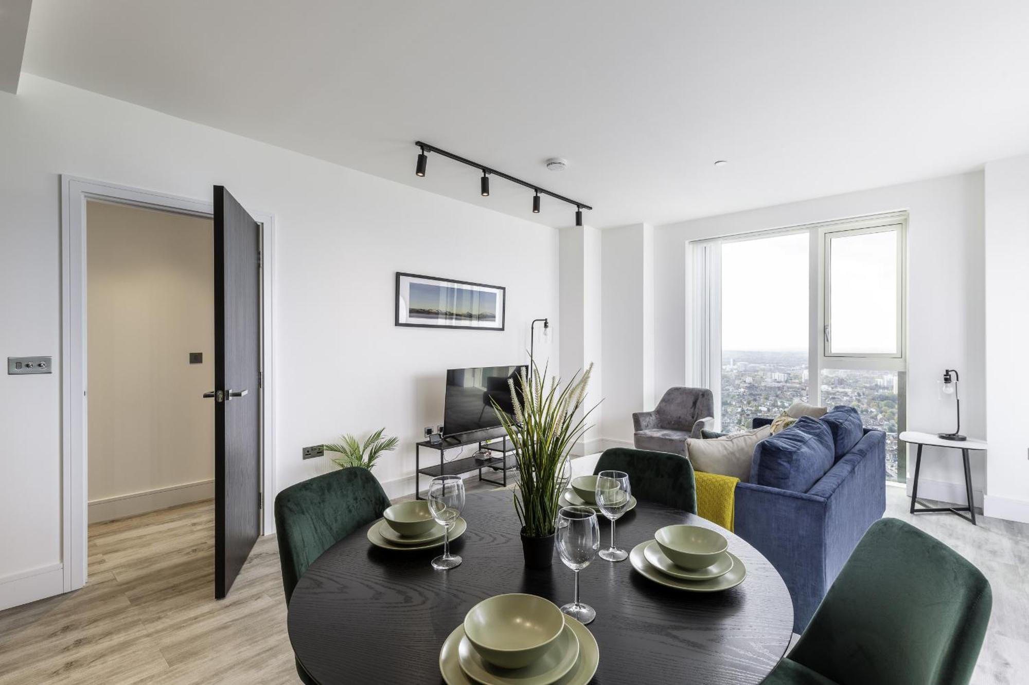 North Acton X - 2 Bedrooms - 2 Bathrooms - Balcony *