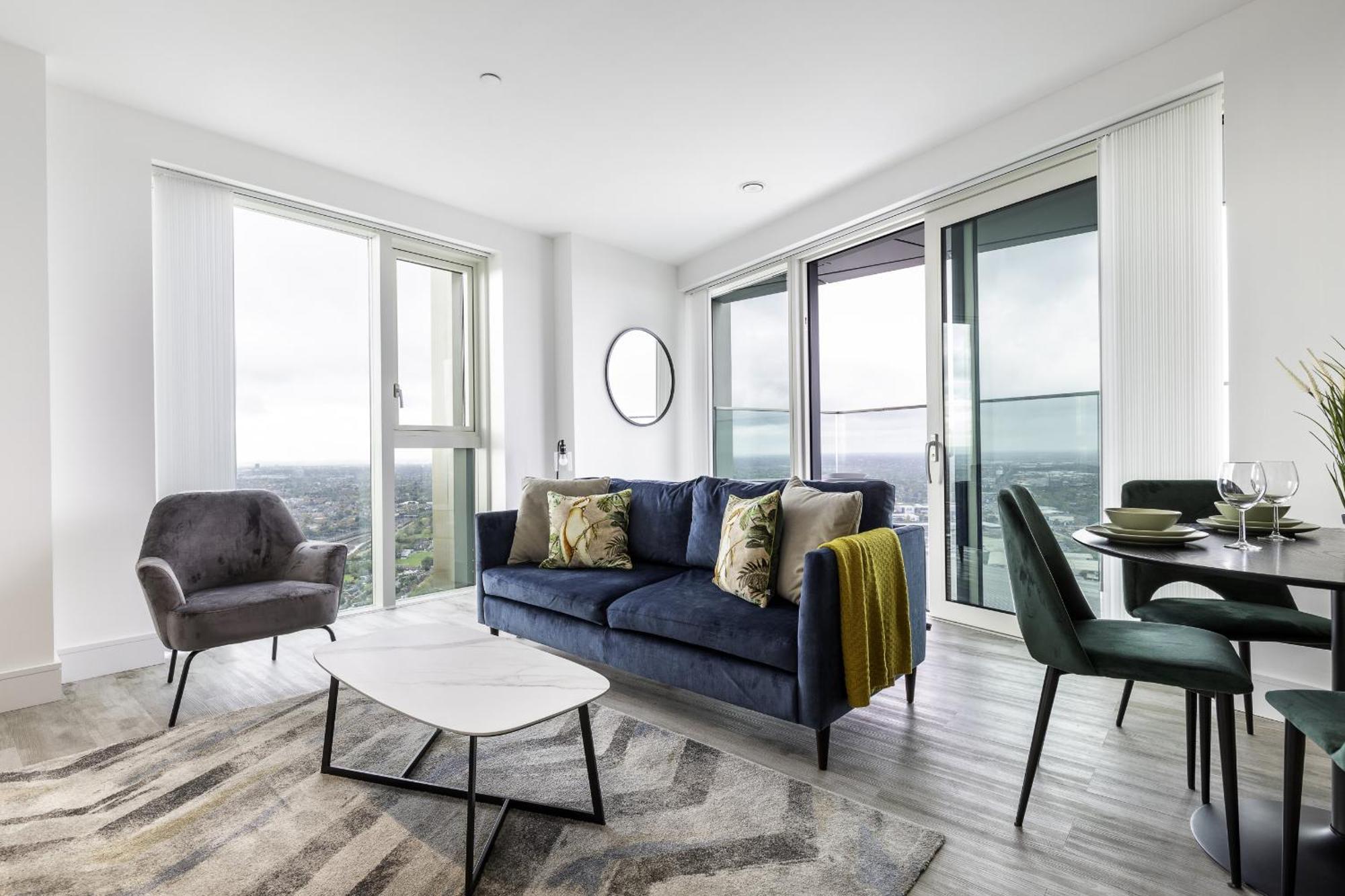 North Acton X - 2 Bedrooms - 2 Bathrooms - Balcony Apartment London