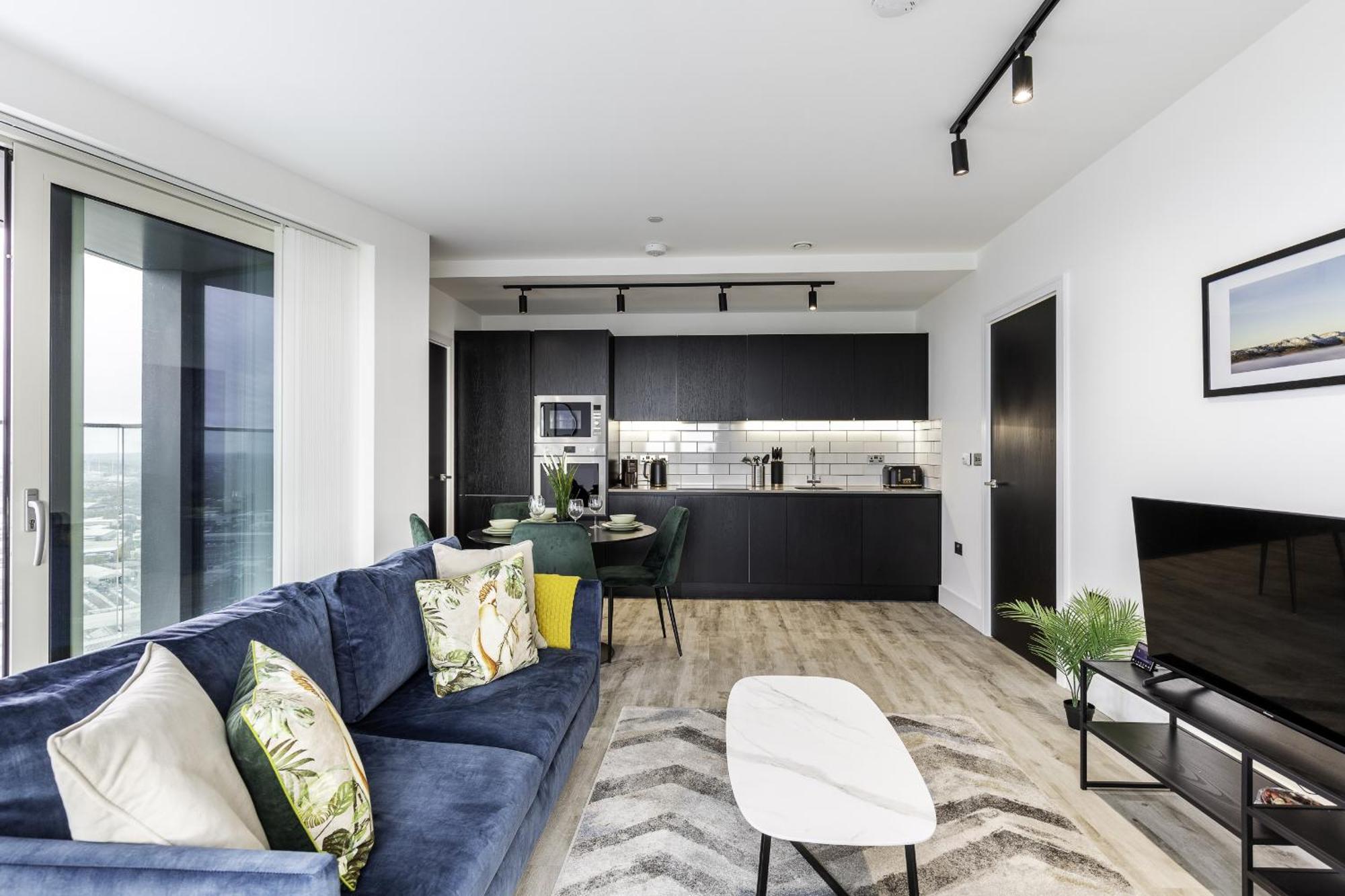 North Acton X - 2 Bedrooms - 2 Bathrooms - Balcony Apartment