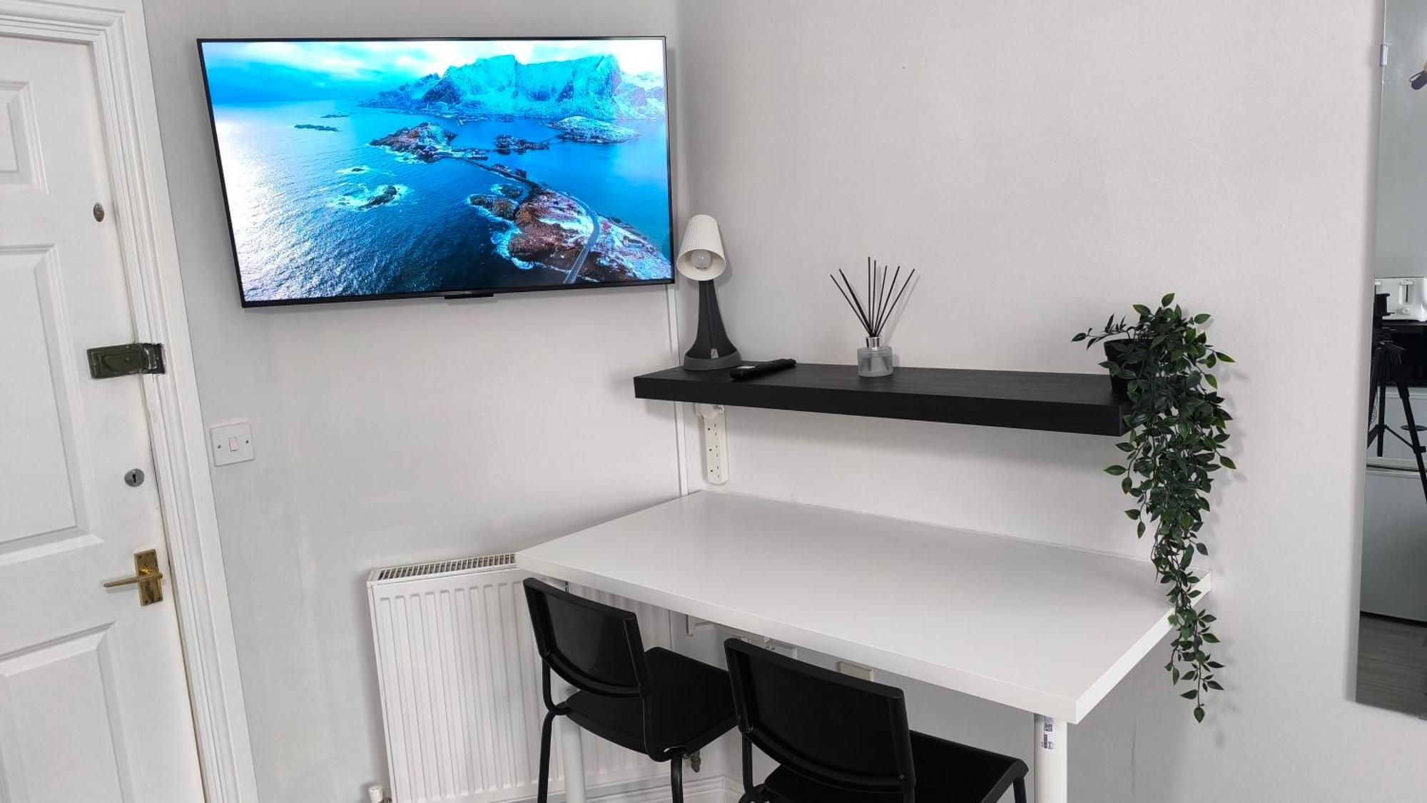 Fully Equipped Parkside 5min From Colliers Wood Station R4 Apartment
