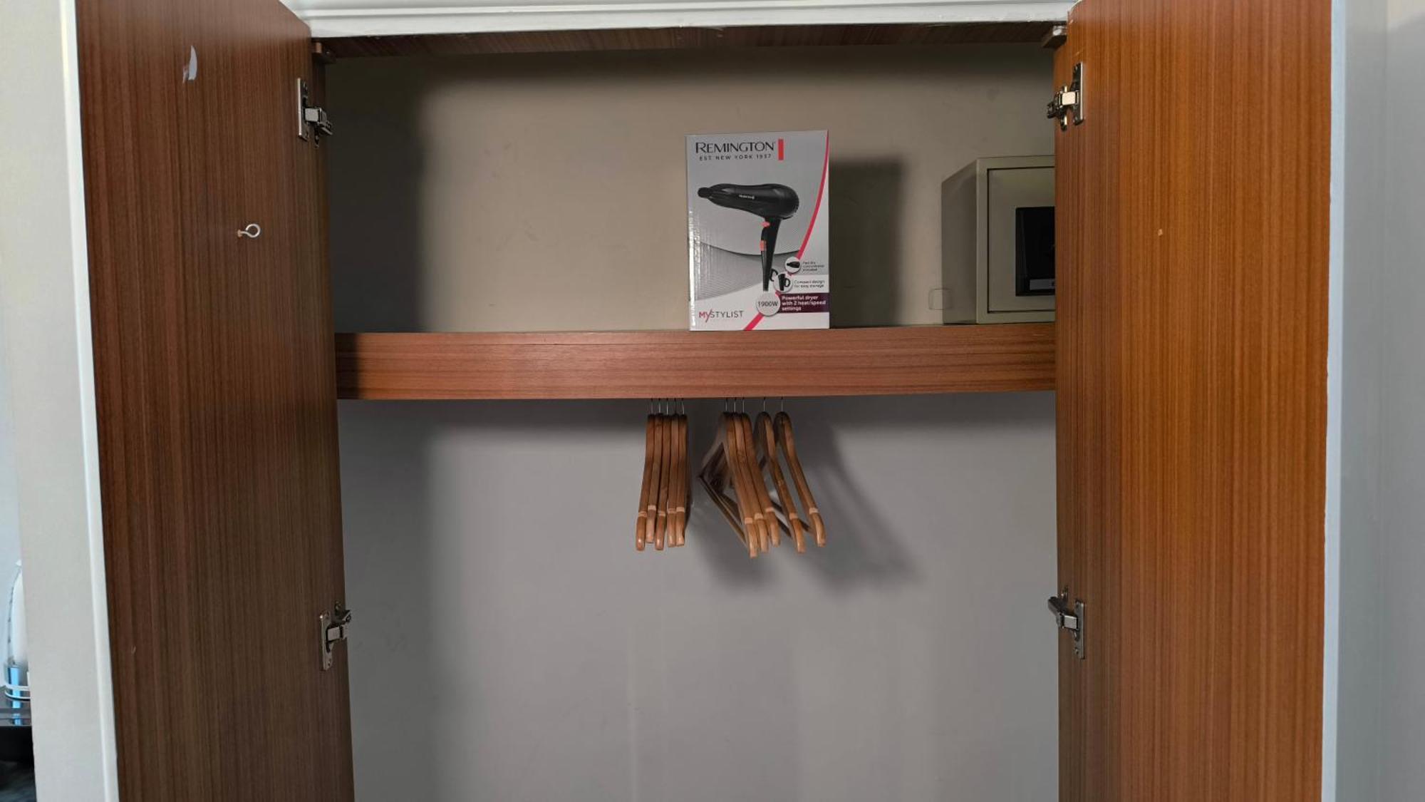 Apartment Fully Equipped Parkside 5min From Colliers Wood Station R4 London