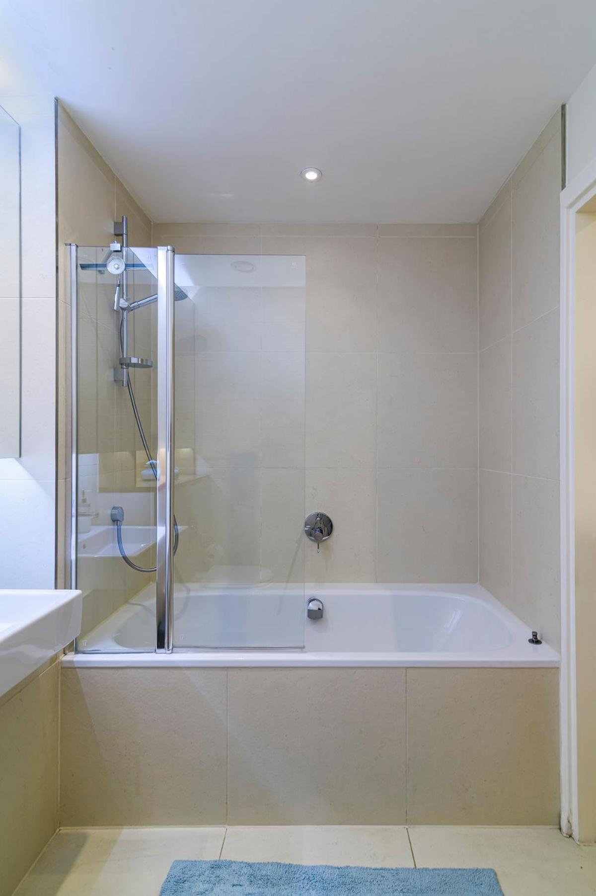 Kings Cross Luxury 2bed 2bath Near Shops & Restaurants London