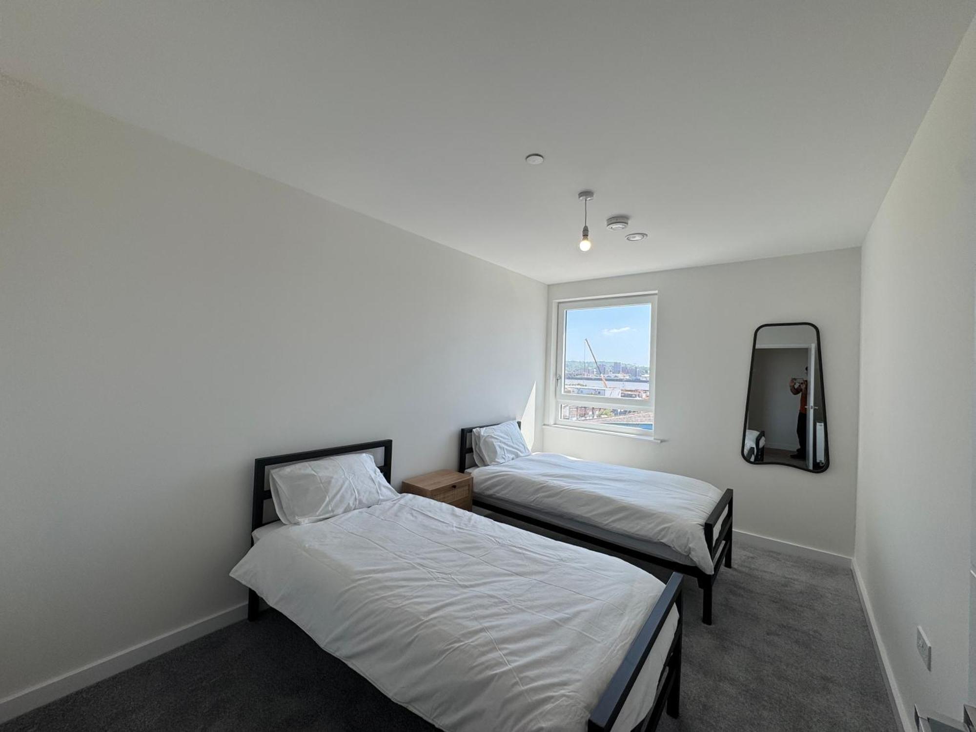 Riverview 2bedroom 2bathoom Airport * London