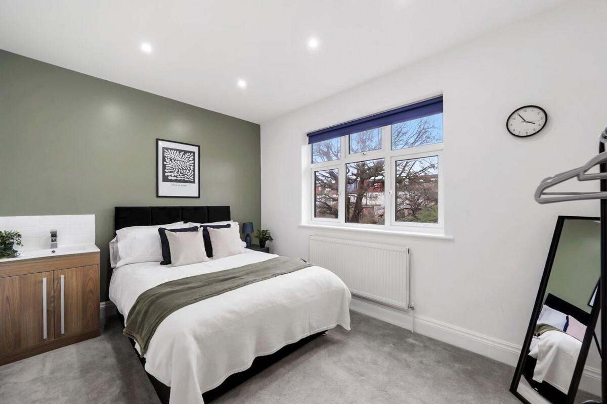 4 Bedroom House Free Parking 5mins Walk To Kensal Rise *