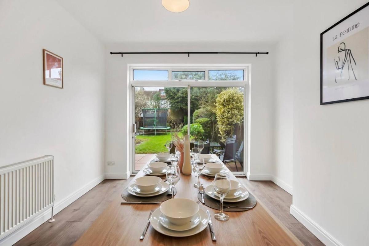 Apartment 4 Bedroom House Free Parking 5mins Walk To Kensal Rise *