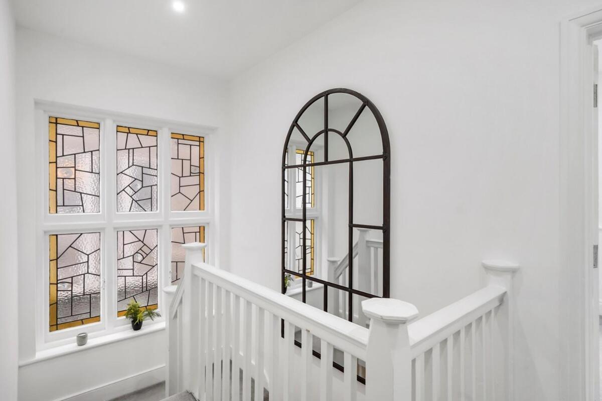 4 Bedroom House Free Parking 5mins Walk To Kensal Rise London