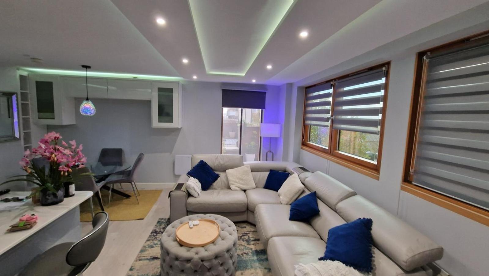 Modern 2 Double Bedrooms Peaceful Flat With Roof Terrace And Parking London