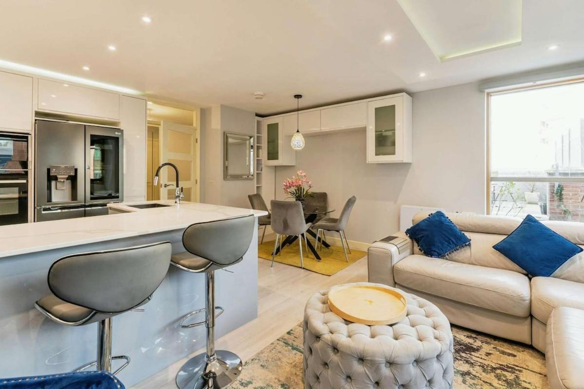 Modern 2 Double Bedrooms Peaceful Flat With Roof Terrace And Parking *