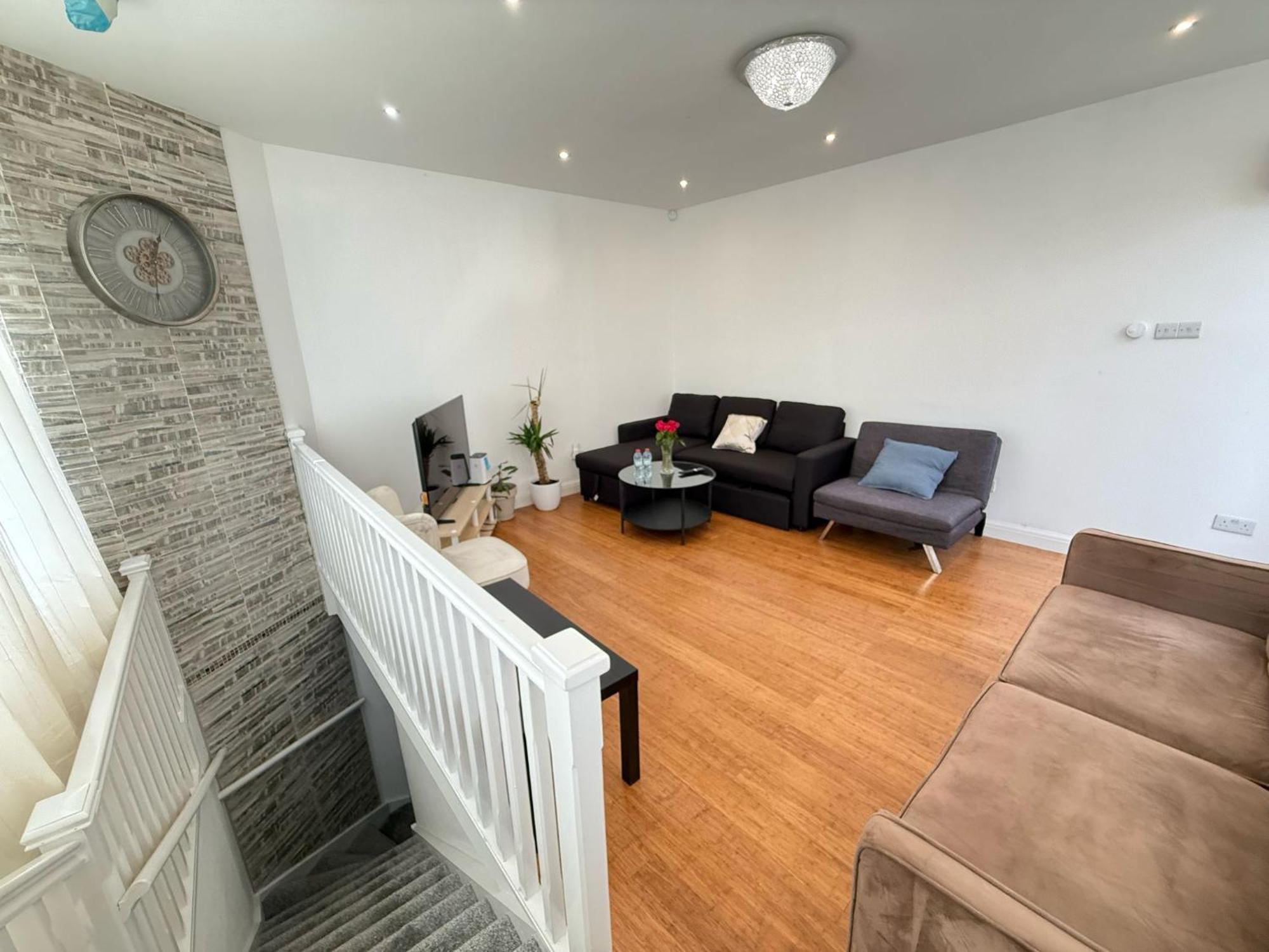 Bell Street 2 Bedroom Flat B Apartment London
