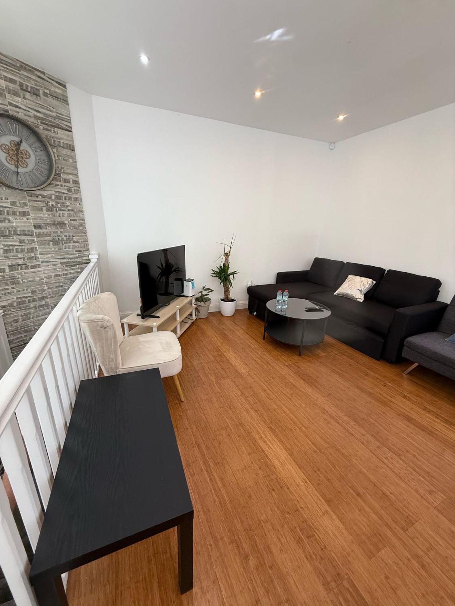 Bell Street 2 Bedroom Flat B Apartment