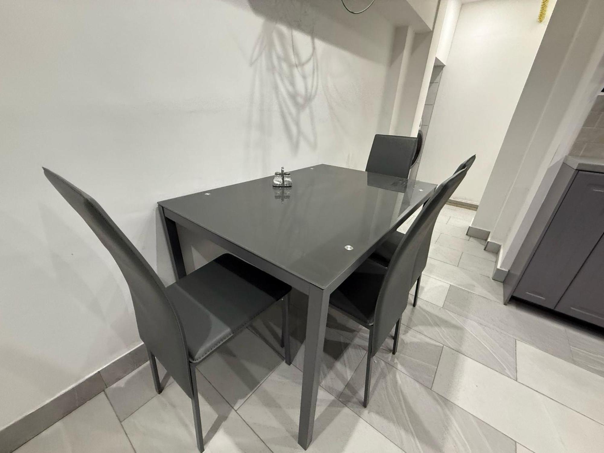 Bell Street 2 Bedroom Flat B London