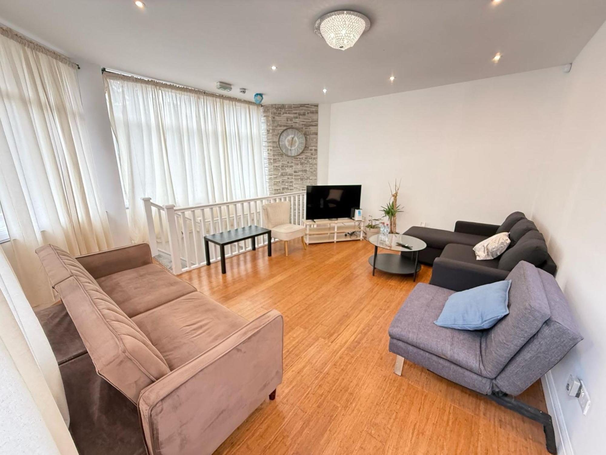 Bell Street 2 Bedroom Flat B Apartment