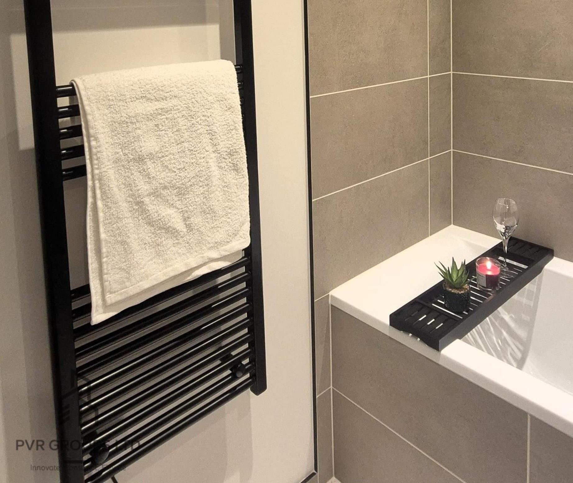 Canary Wharf Stay Modern 1Br Fast Wifi & Balcony Views