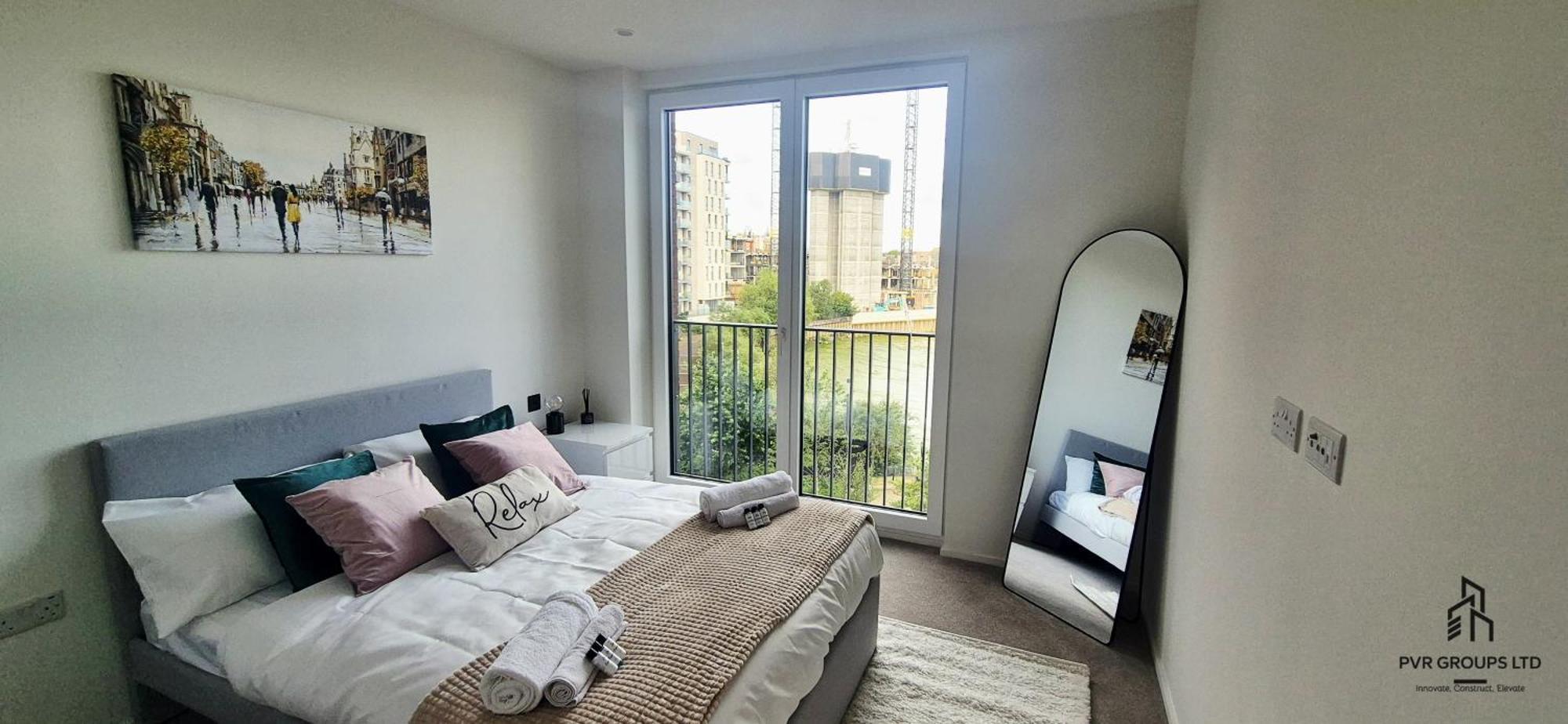 Apartment Canary Wharf Stay Modern 1Br Fast Wifi & Balcony Views London