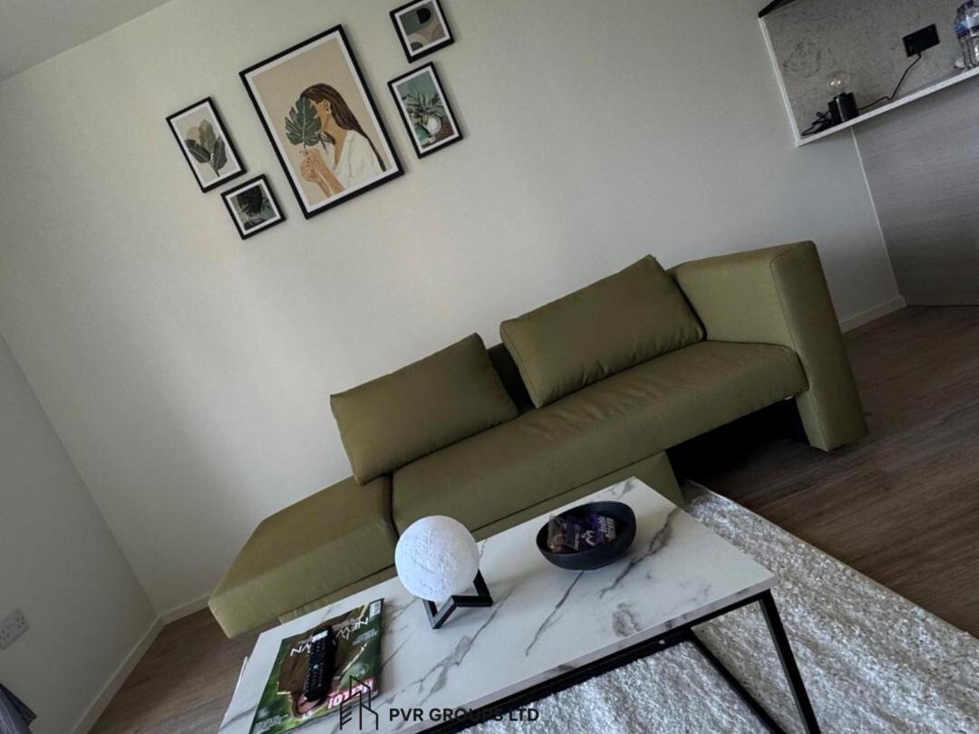 Canary Wharf Stay Modern 1Br Fast Wifi & Balcony Views * London