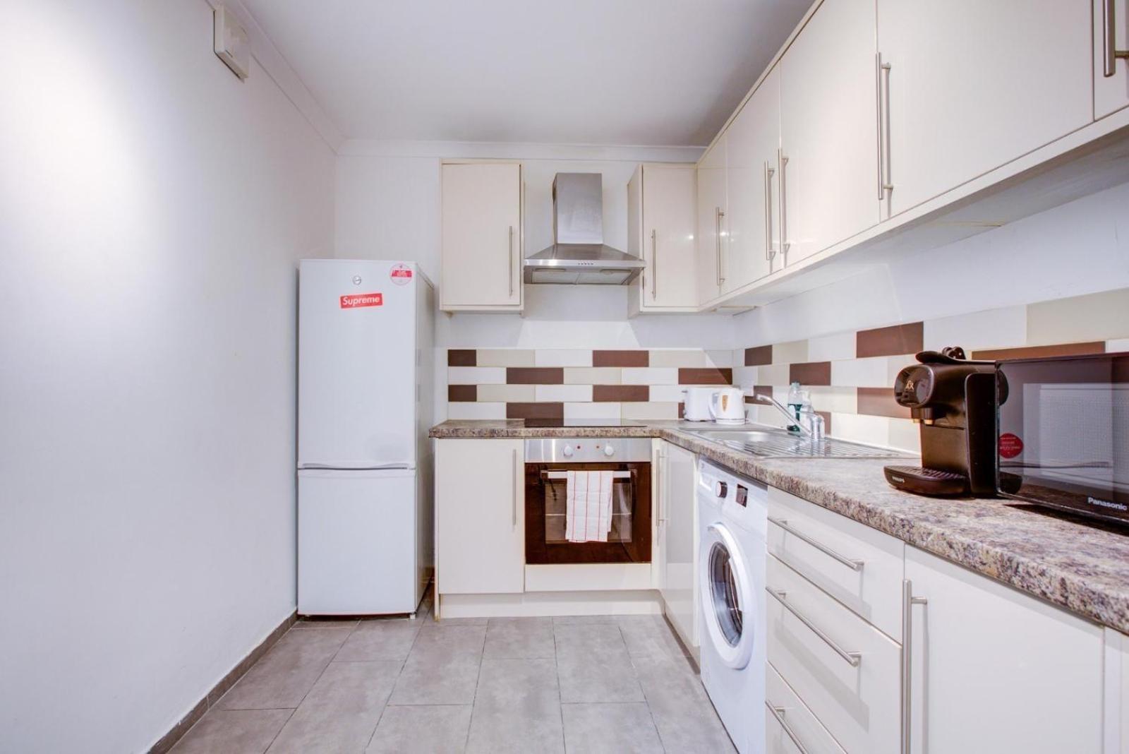 4-bedroom Gem Stylish & Walk-able To Everything