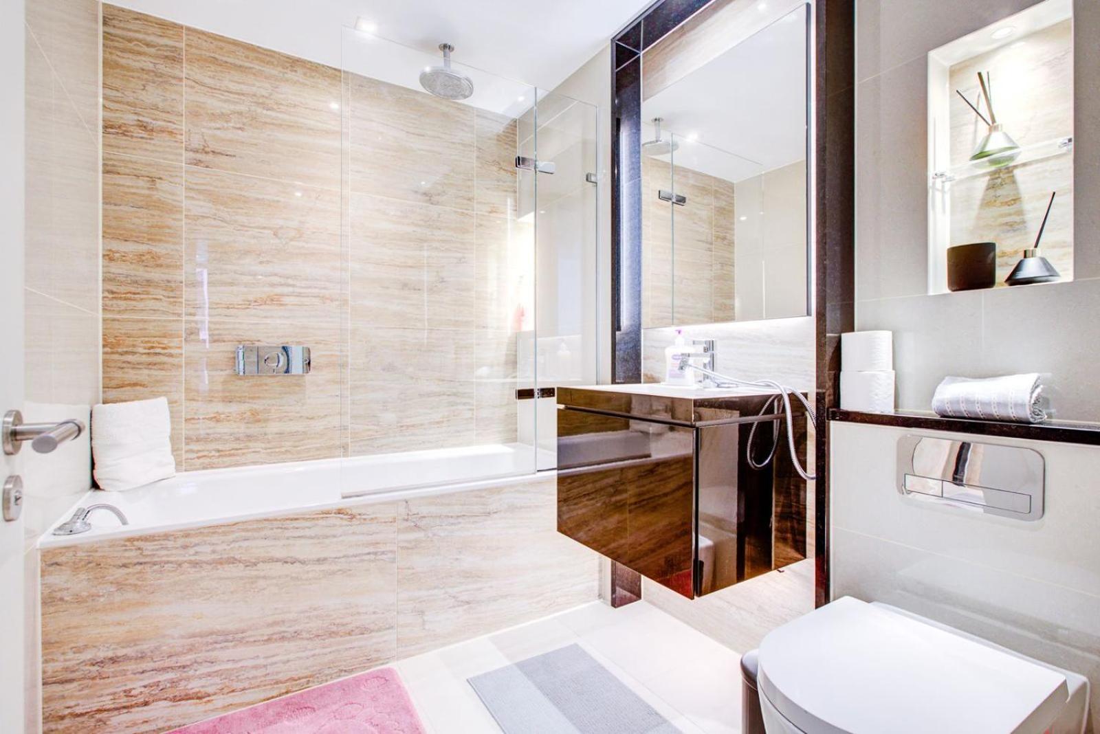 Mayfair Luxury Apartment *
