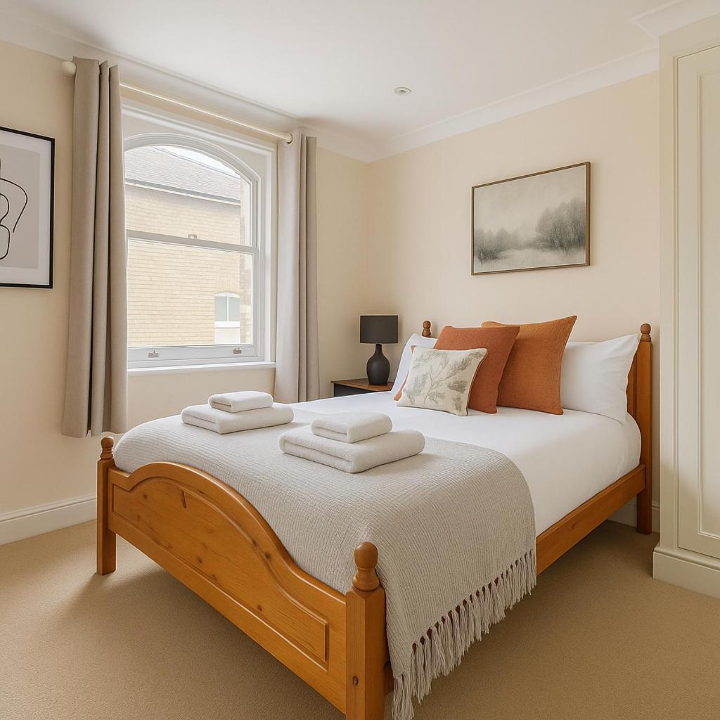 Leilighet Flat - 3 Min To West Kensington Station London