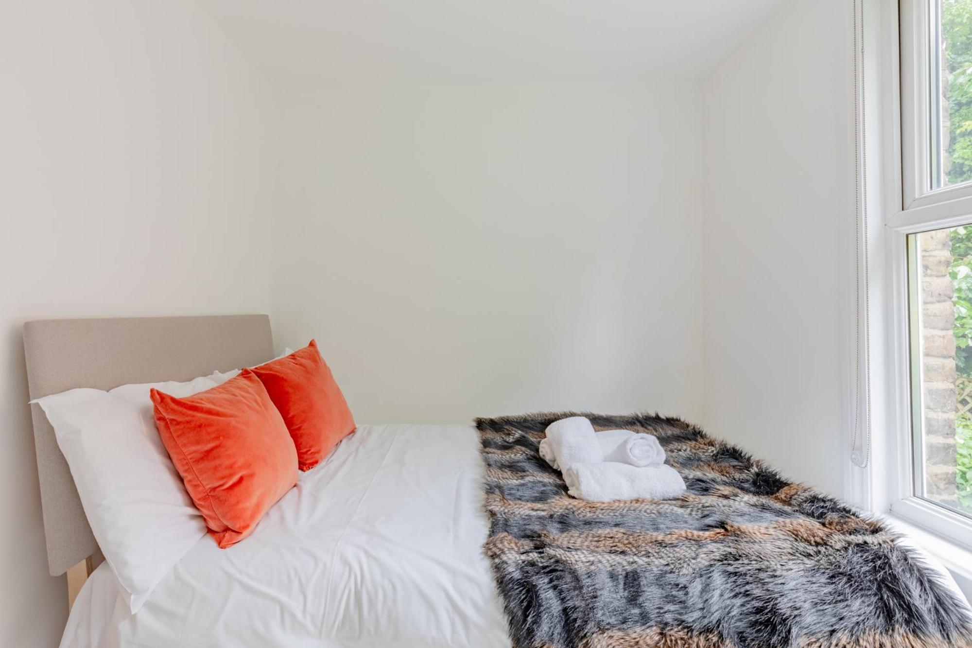 Apartment Luxuriously Curated 4bd Stoke Newington *