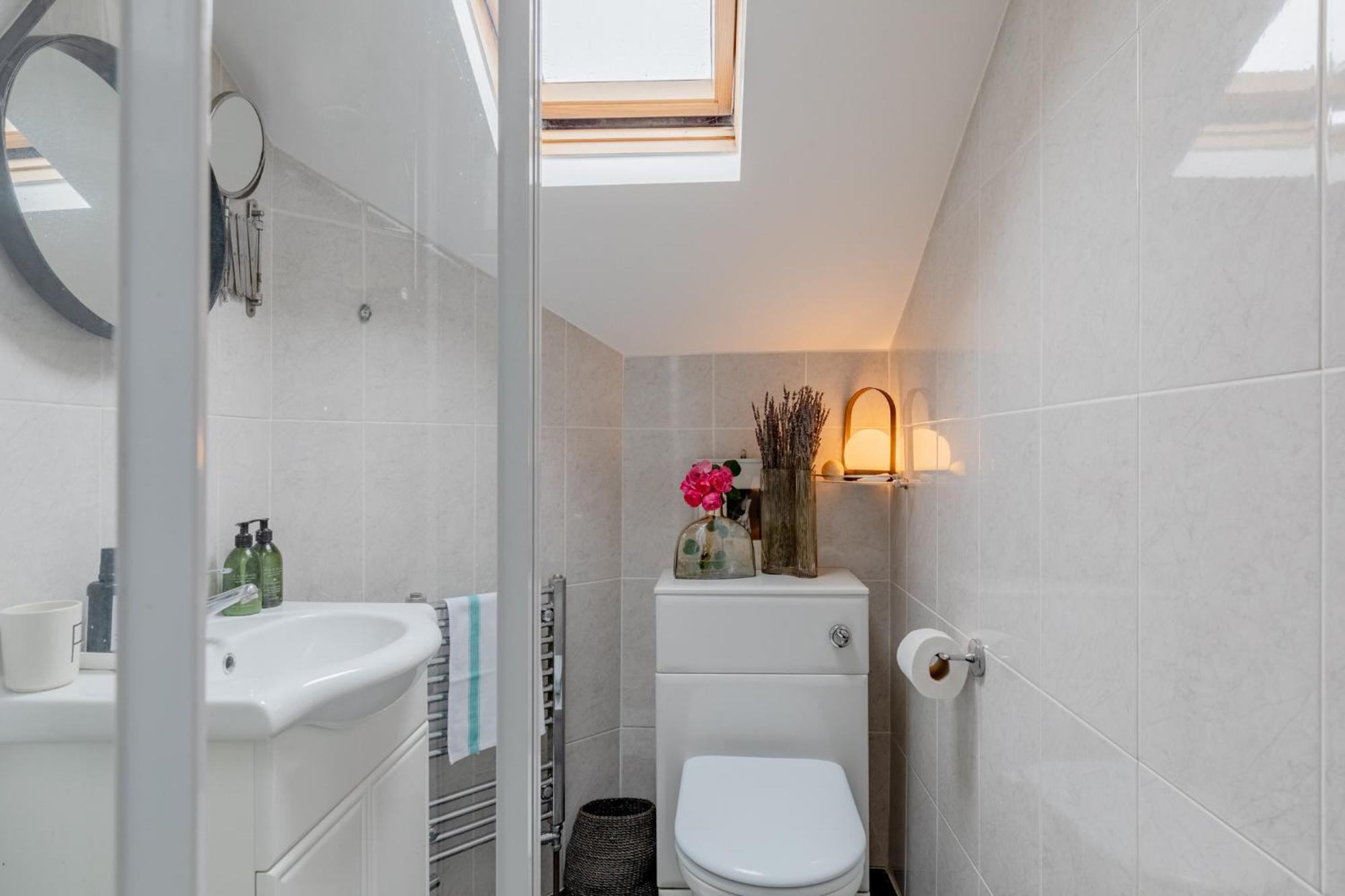 Luxuriously Curated 4bd Stoke Newington *