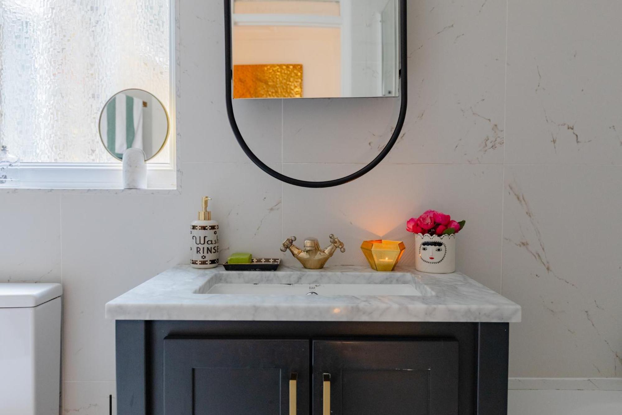 Luxuriously Curated 4bd Stoke Newington Apartment