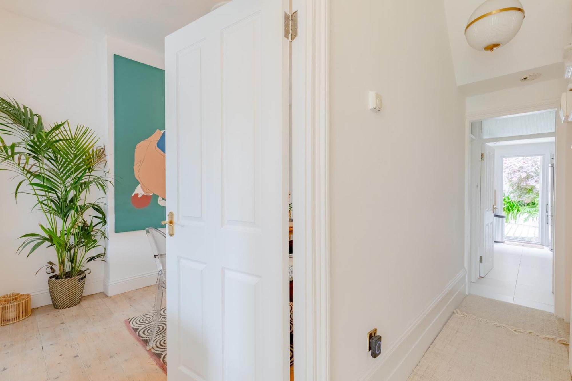 Luxuriously Curated 4bd Stoke Newington Apartment