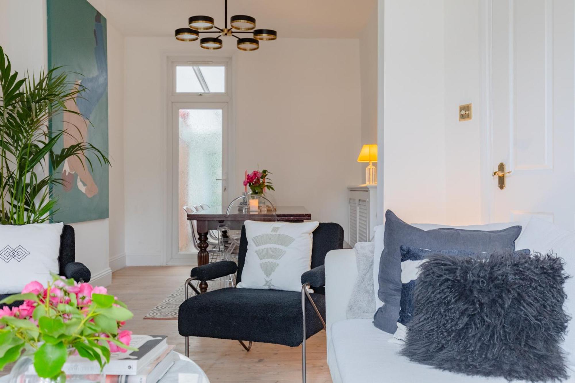 Luxuriously Curated 4bd Stoke Newington